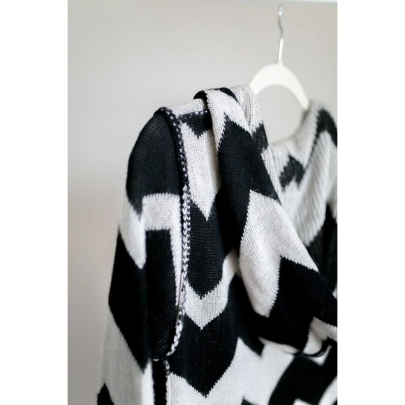 Elan Women's Knit Hooded Chevron Cardigan Sweater in Black + Beige w/ Pin SZ S - Picture 9 of 9
